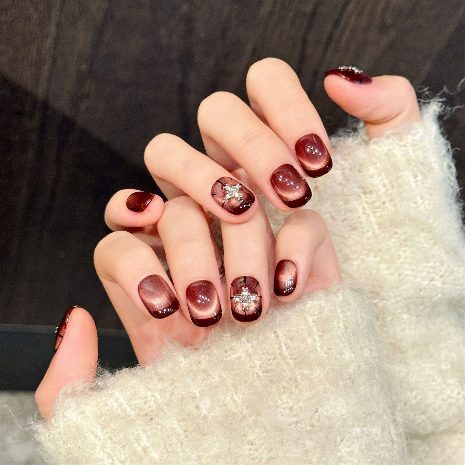 10pcs Wine-red Cat's Eye Press - đánh giá và giá Nail Art Design